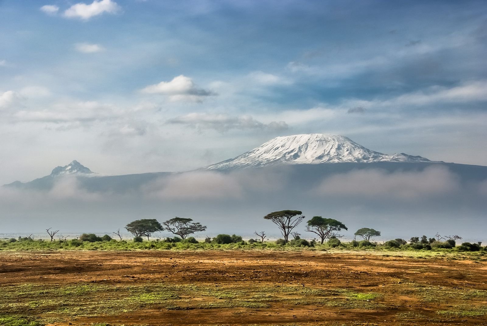 Kilimanjaro routes compared: Machame vs Lemosho